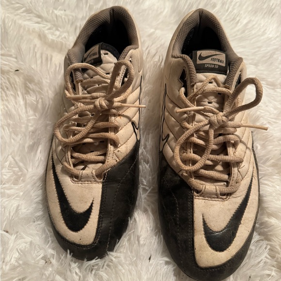 Mens Nike Baseball Cleats size 10 - Picture 2 of 4